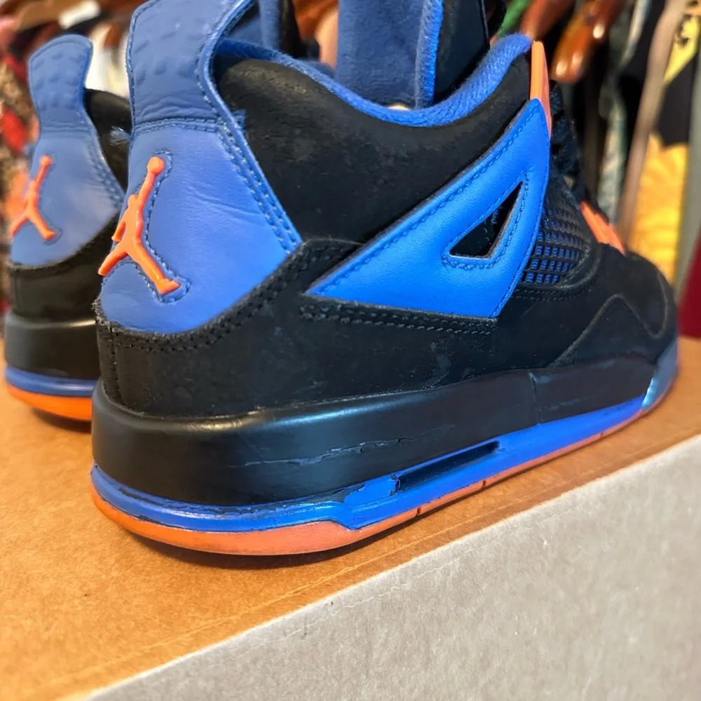 Jordan 4 Retro 2012 CAVS 6Y GS(Grade School) - Picture 10 of 15